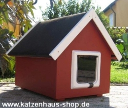 Katzenhaus / Katzenhütte wetterfest für draußen mit Katzenklappe, Spitzdach, Farbe schwedenrot -